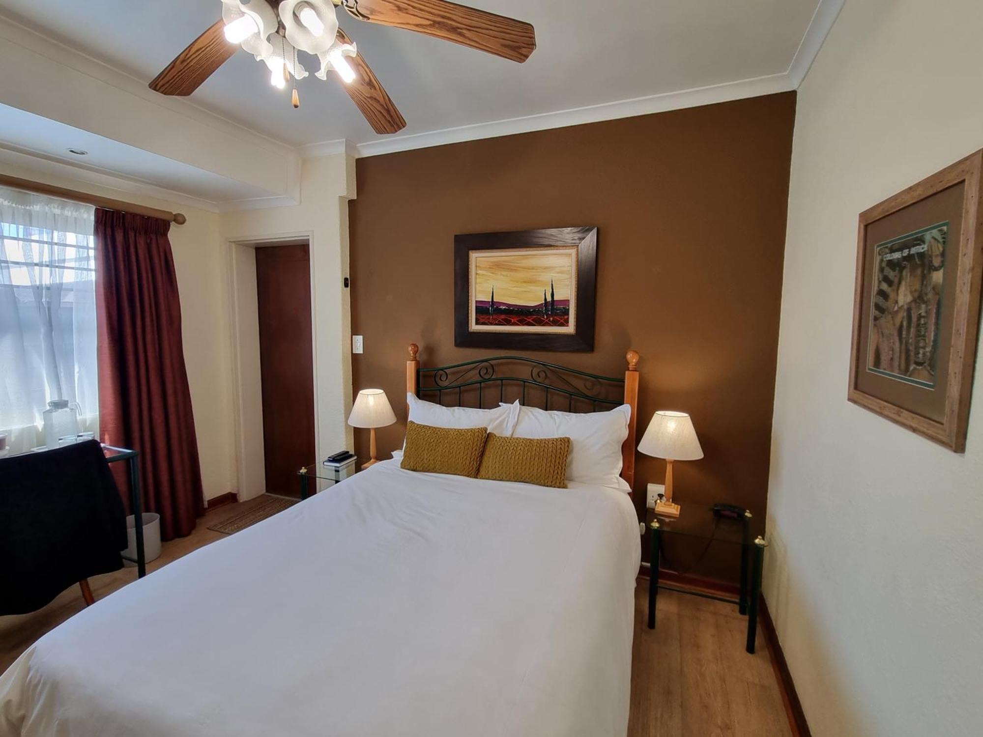 Old Oak Guest House เบลวิลล์ ภายนอก รูปภาพ